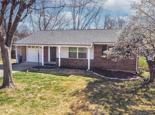 4114 Hanshire Dr, Saint Louis, MO 63129