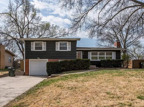 909 W 22nd St, Lawrence, KS 66046