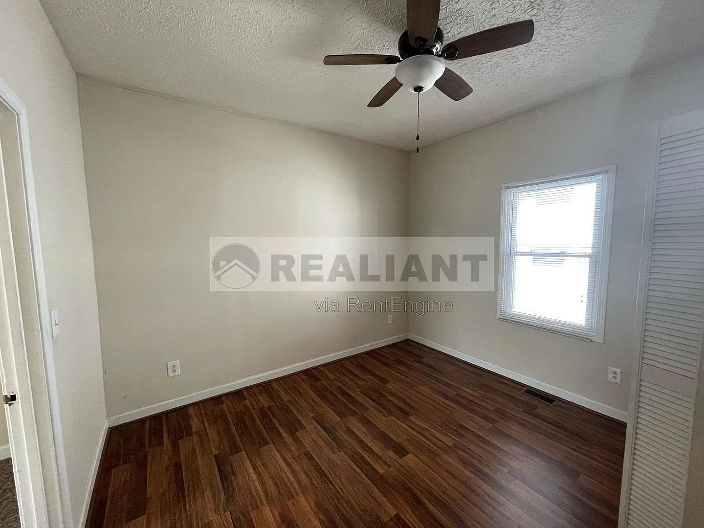 2 bed, 1.0 bath, 982 sqft, $1,150 — Photo 3