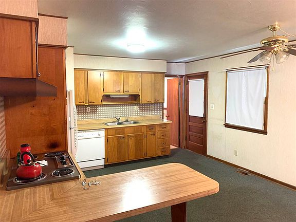 4th image of 2933 Hillcrest Dr