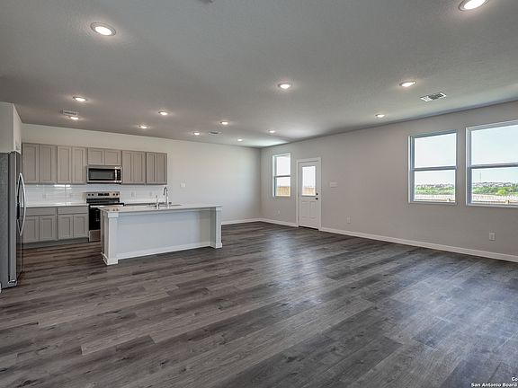 5th image of 4322 Clarisse Street