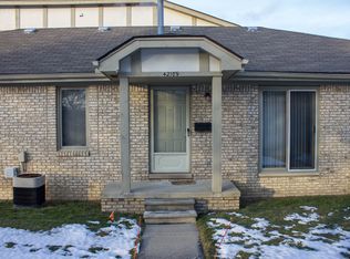 42109 Queen Victoria Ct, Clinton Township, MI