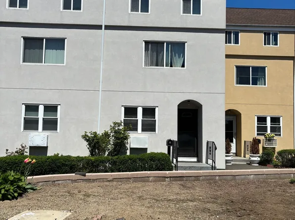 60 Gilmore Street #21, Bridgeport, CT 06608