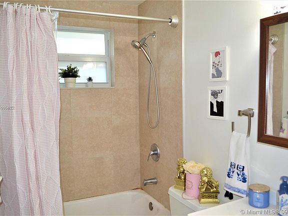 2nd image of 543 Meridian Ave APT 6