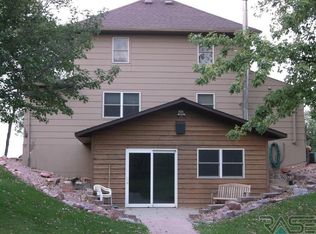 1055 31st St, Pipestone, MN 56164