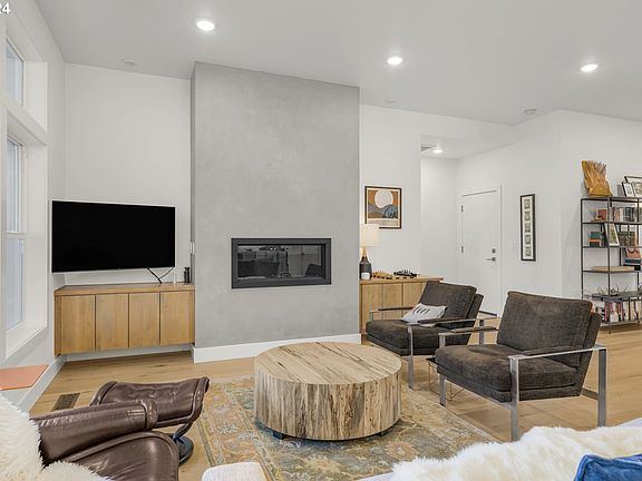 4th image of 3600 NE 36th Ave