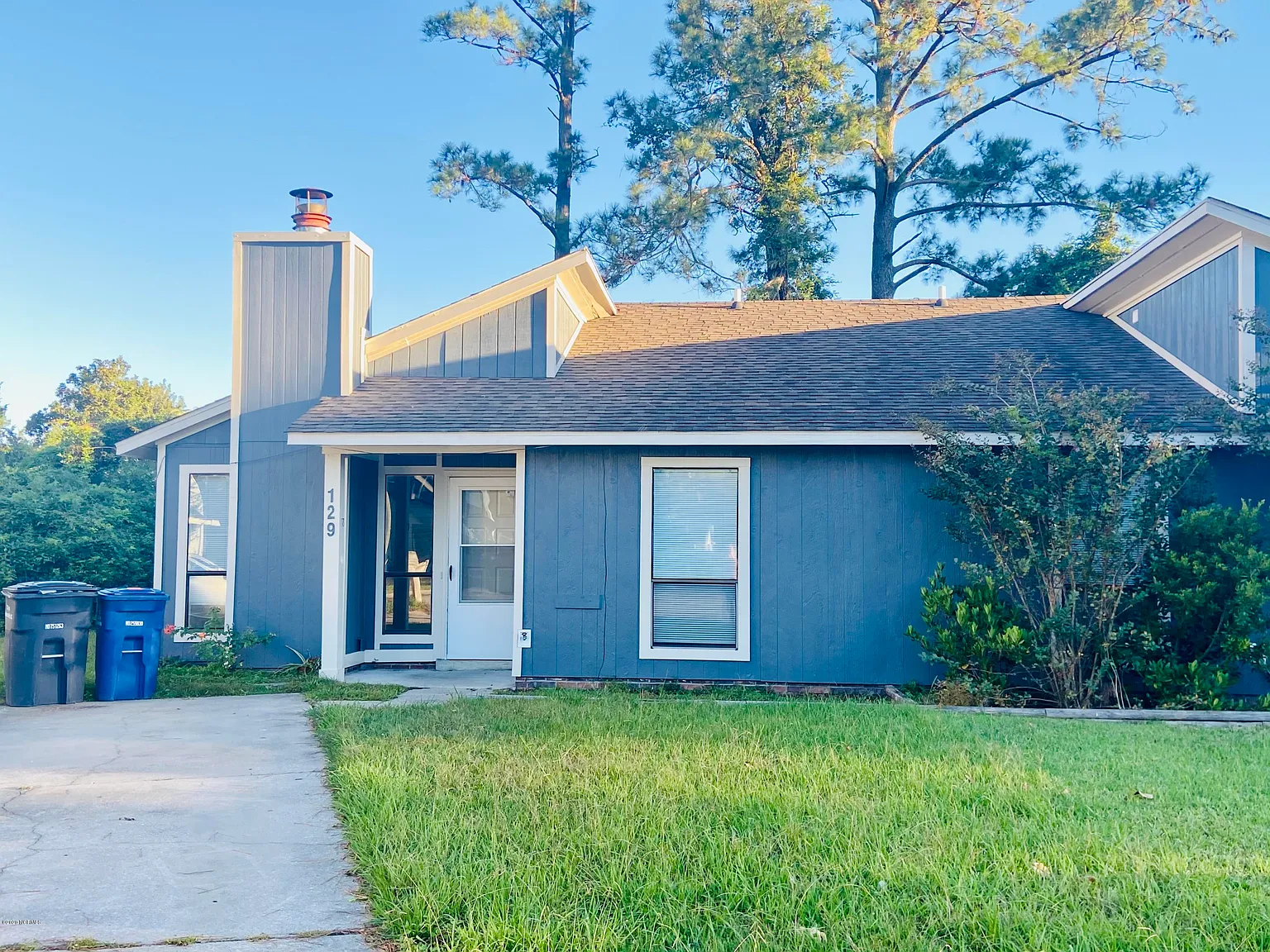 2 bed, 1.0 bath, $1,150 — Photo 1
