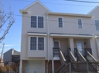 26 Cedar St, Highlands, NJ 07732