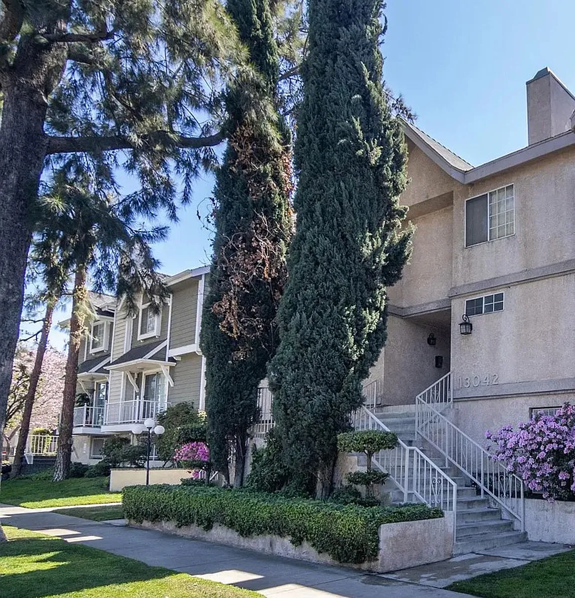 Building Photo - 13042 Riverside Dr