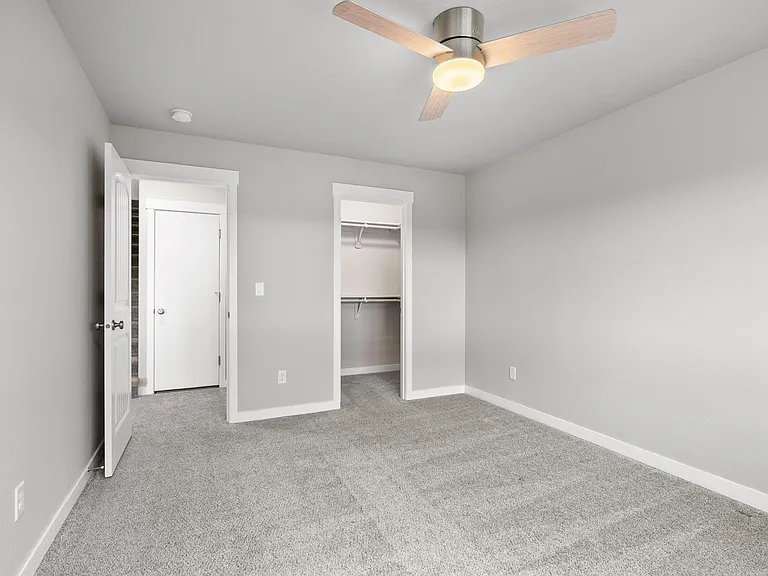 4740 W Derek Ave — Photo 35