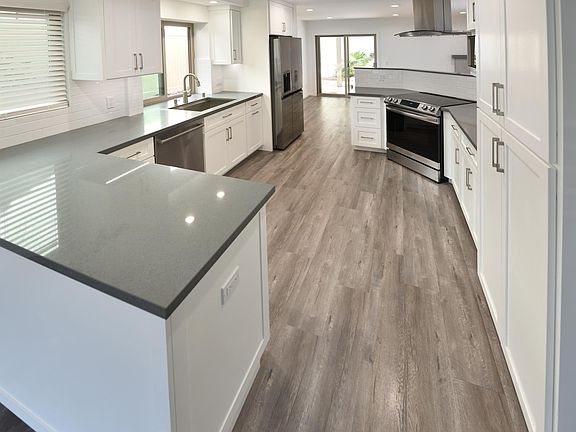 Plenty of storage and counter space in kitchen