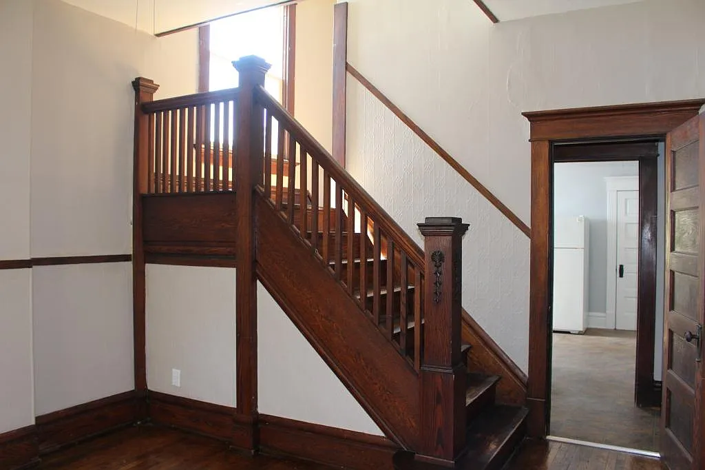 Building Photo - 54 E Hudson St