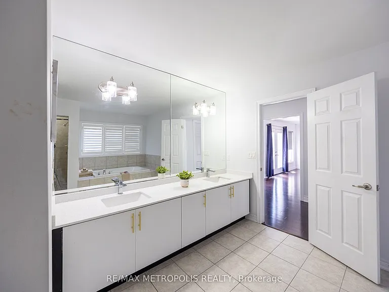 36 Michaelis St — Photo 38