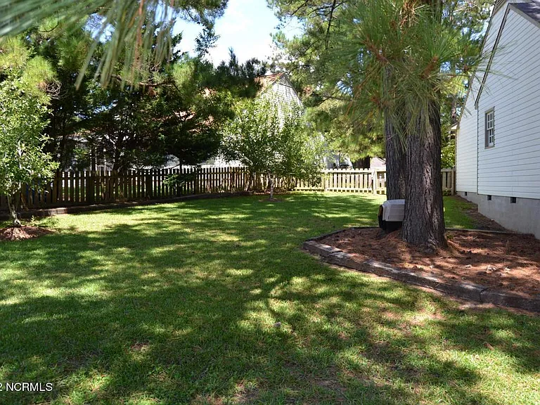 2903 Mandy Ln — Photo 21