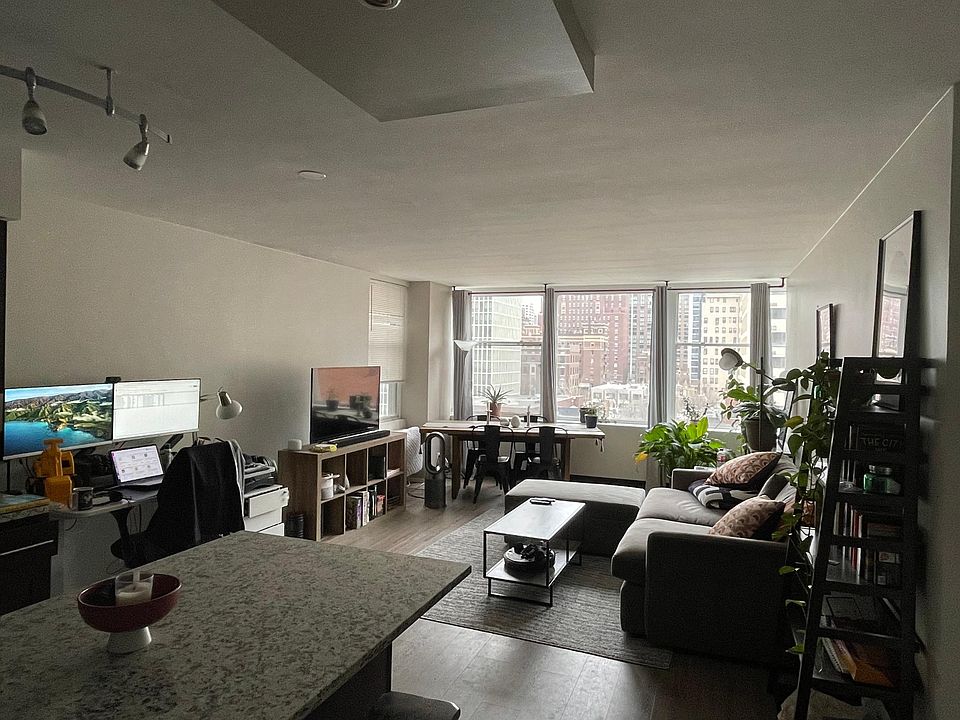 1st image of 30 E Elm St APT 9D