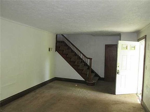 4th image of 1360 Thatcher Dr