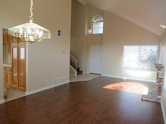 Living / dining rooms