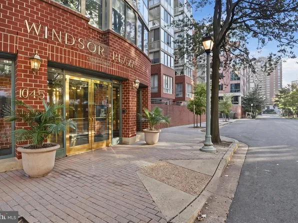 1045 N Utah St #2-401, Arlington, VA 22201