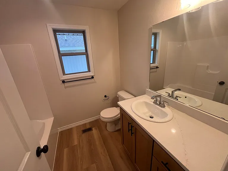 652 W Brook Hollow Dr — Photo 15