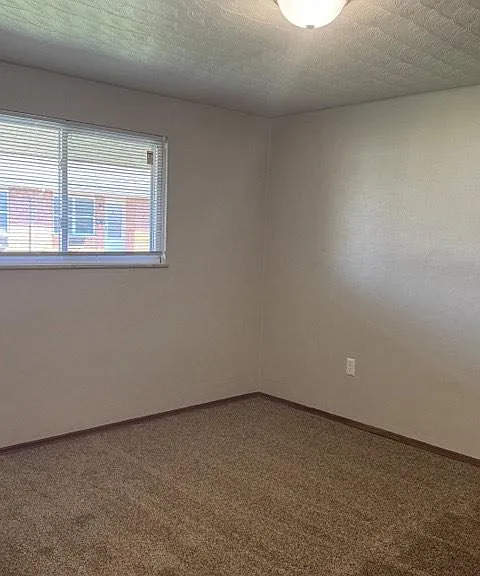 1202 S Heincke Rd — Photo 4