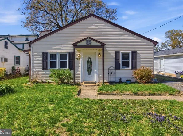708 213th St, Pasadena, MD 21122