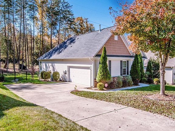 2nd image of 1136 Brookdale Ln