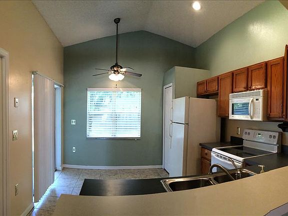 4th image of 2940 Summer Winds Cir