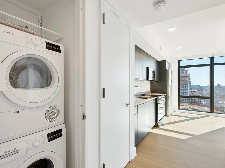 662 Pacific St #16Q — Photo 7
