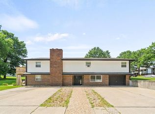 2203 Twin Oaks Dr, Harrisonville, MO 64701