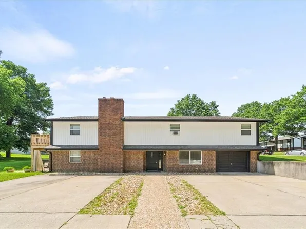 2203 Twin Oaks Dr, Harrisonville, MO 64701