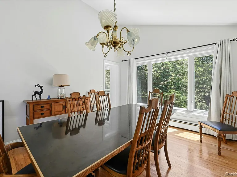 95 Linda Ln W — Photo 16