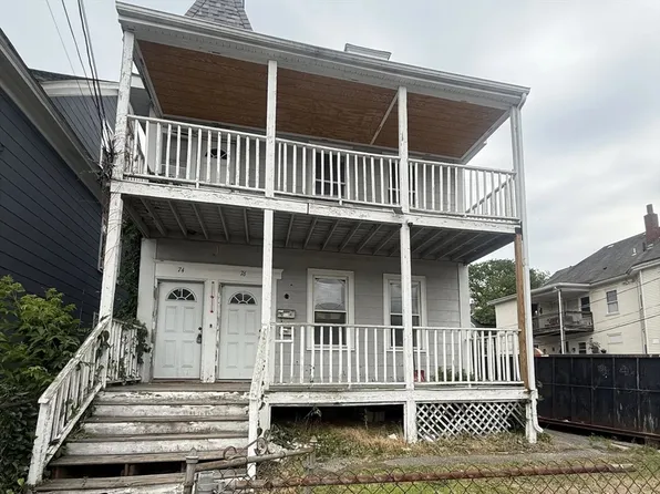 74-76 Walker St, Lowell, MA 01854