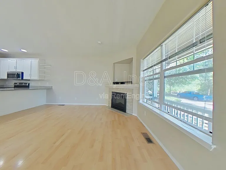 2789 NW Daylily Ave — Photo 2