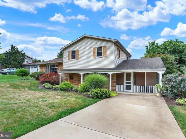 930 May Dr, Millersburg, PA 17061