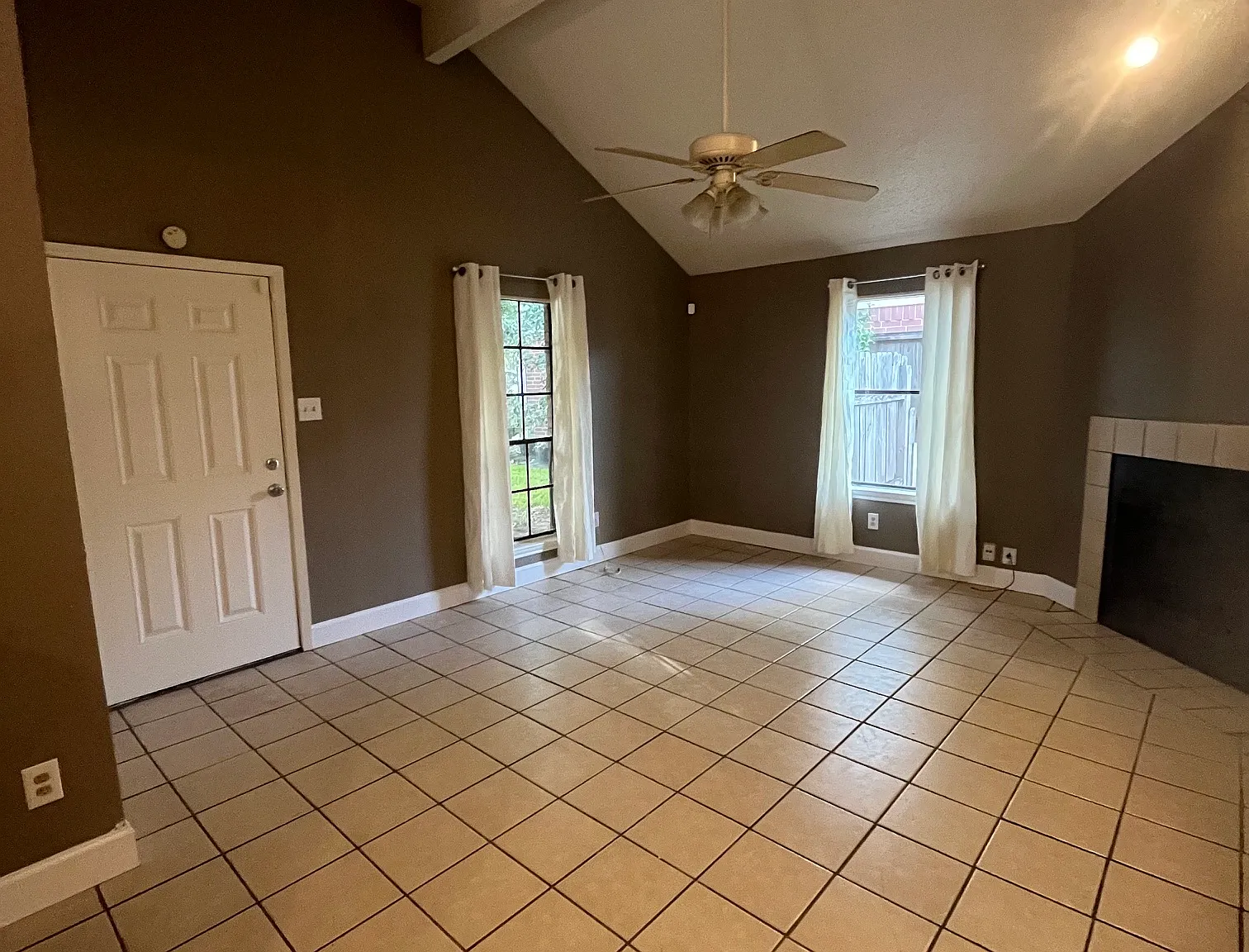 4218 Hawk Meadow Dr — Photo 3