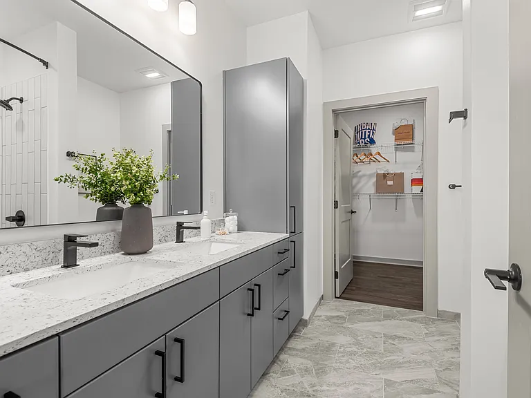 445 Park Commons — Photo 18