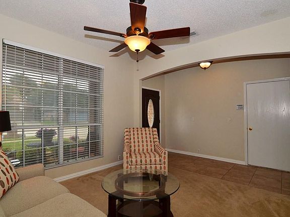 4th image of 4913 Cambridge Dr