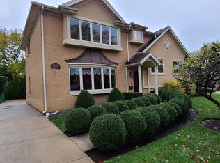 2030 Birch St, Park Ridge, IL 60068