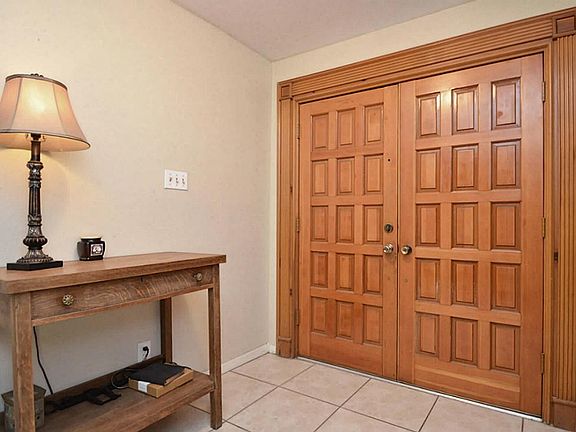 5th image of 3102 Saddlebrook Ct