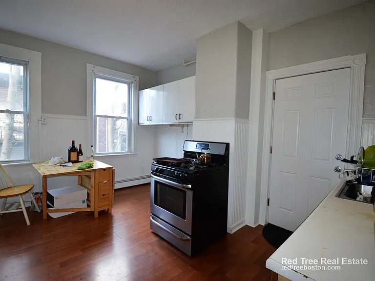 17 Eldora St #3 — Photo 4