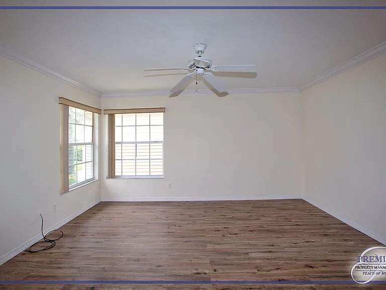 1351 Monarch Cir — Photo 23