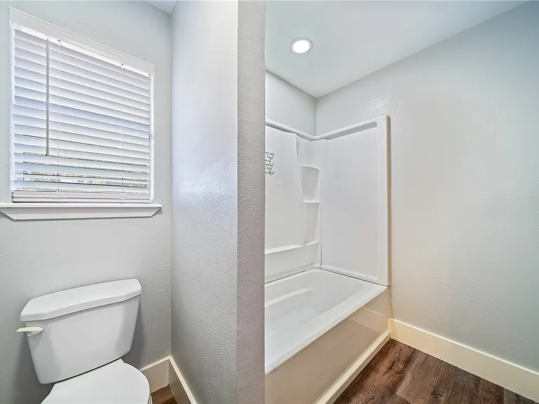 2445 Cricket Hollow St — Photo 34