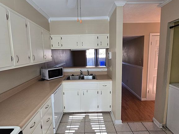 5th image of 4612 Fen Ct