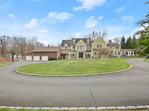 5 Davenport Farm Lane East, Stamford, CT 06903