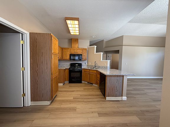 3rd image of 5536 Santa Rosa Ct