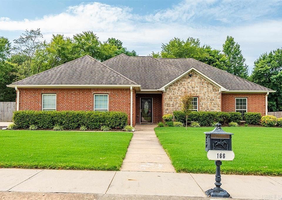 1st image of 166 Mapleleaf Cir