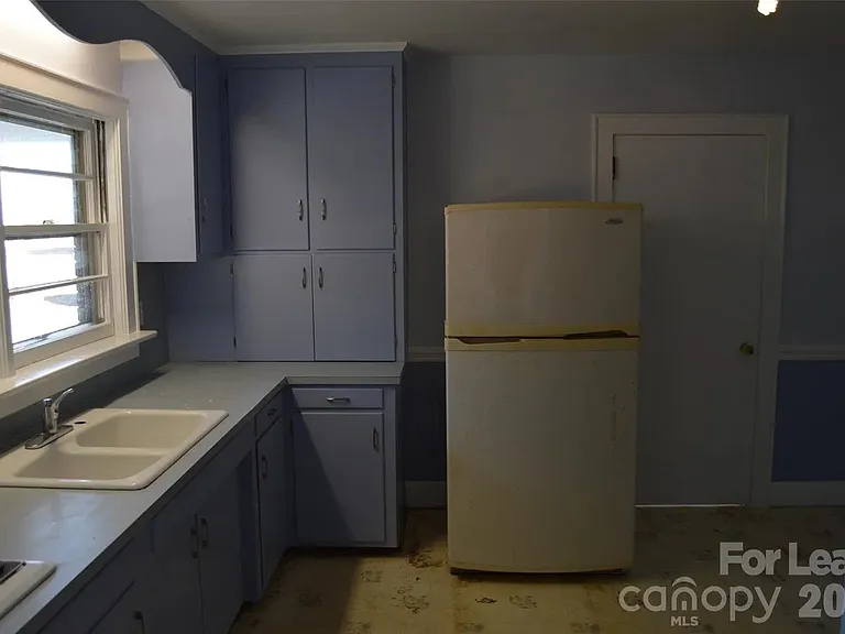 1225 Davie Ave — Photo 28
