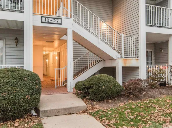 25 Chelsea Ct #56, Franklin Park, NJ 08823