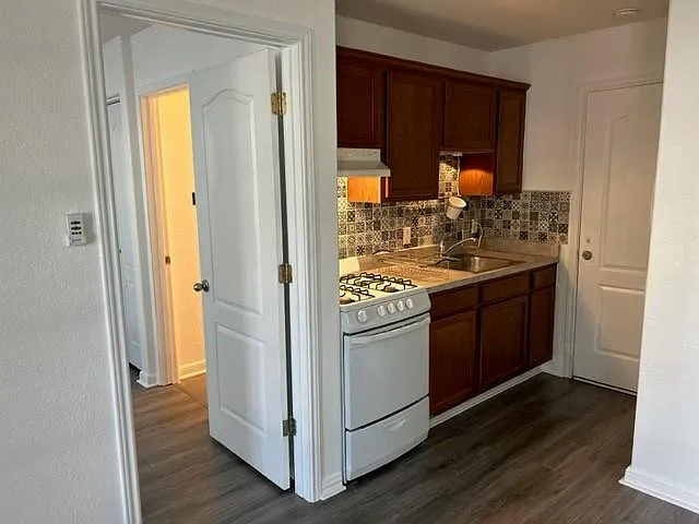 1 bed, 550 sqft, $975 — Photo 4