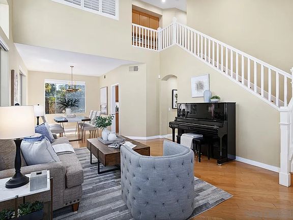 3rd image of 5381 Renaissance Ave